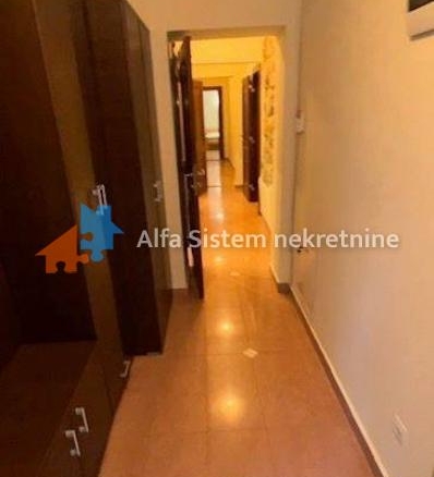 Izdavanje: Četvorosoban stan 100 m², Savski venac – Beograd