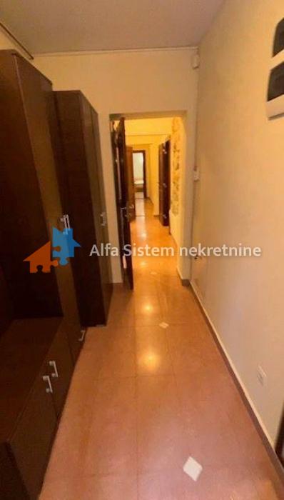 Izdavanje: Četvorosoban stan 100 m², Savski venac – Beograd