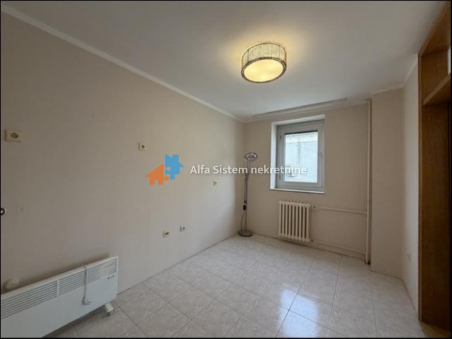 Izdavanje: Poslovni prostor 80 m², Stari grad – Beograd