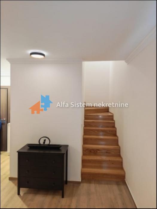 Izdavanje: Trosoban stan 77 m², Savski venac – Beograd