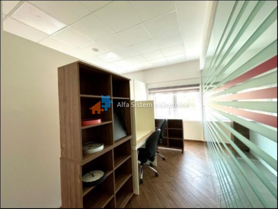 Izdavanje: Poslovni prostor 325 m², Zemun – Beograd