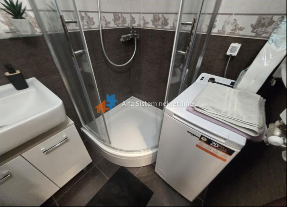 Izdavanje: Trosoban stan 86 m², Savski venac – Beograd
