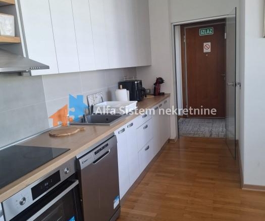 Izdavanje: Trosoban stan 100 m², Palilula – Beograd
