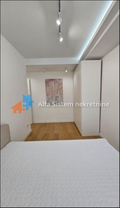 Izdavanje: Petosoban stan 240 m², Vračar – Beograd