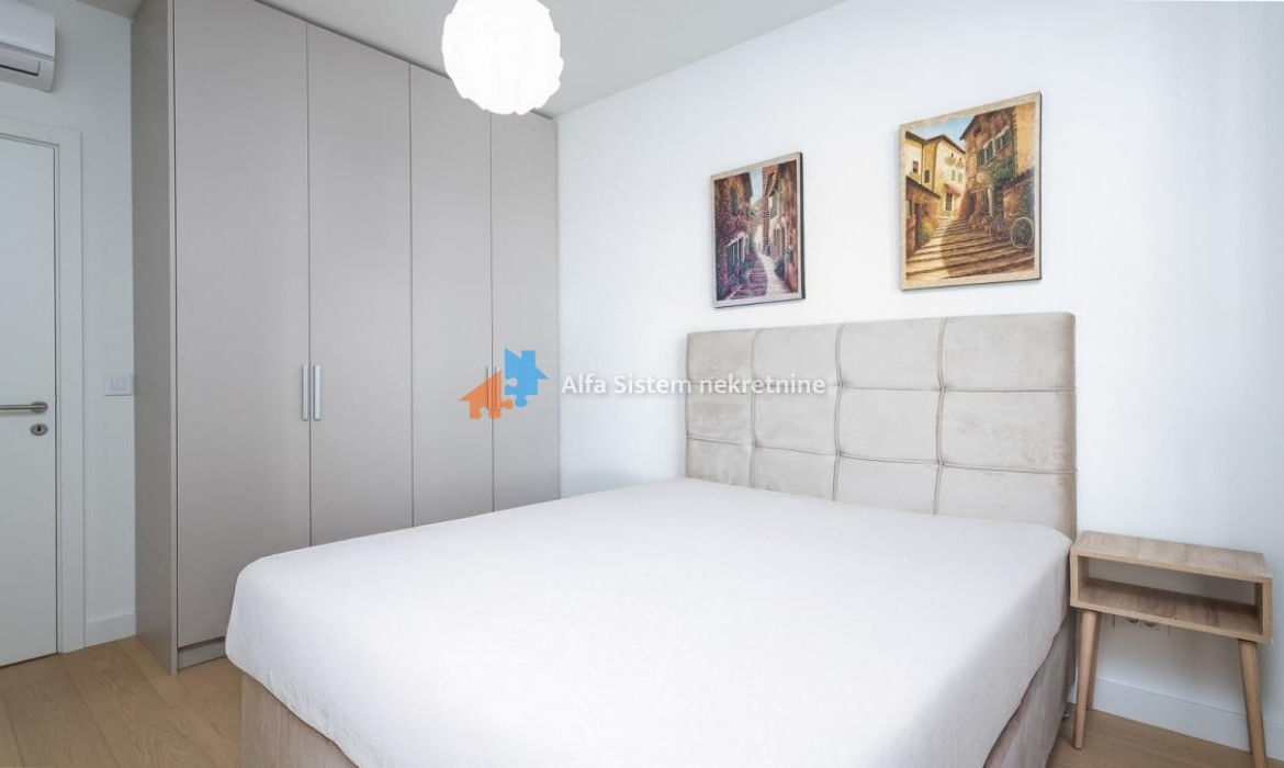 Prodaja: Dvosoban stan 54 m², Savski venac – Beograd