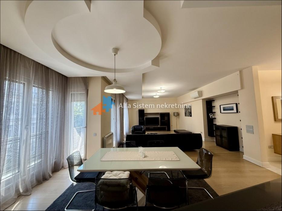 Izdavanje: Četvorosoban stan 185 m², Vračar – Beograd