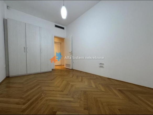 Izdavanje: Trosoban stan 110 m², Vračar – Beograd