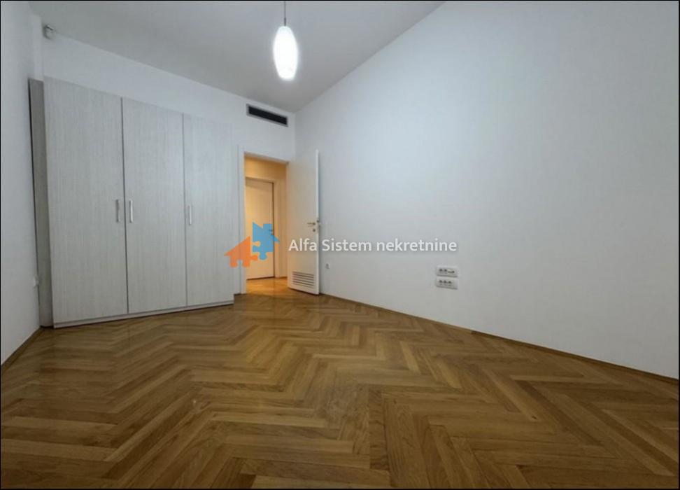 Izdavanje: Trosoban stan 110 m², Vračar – Beograd