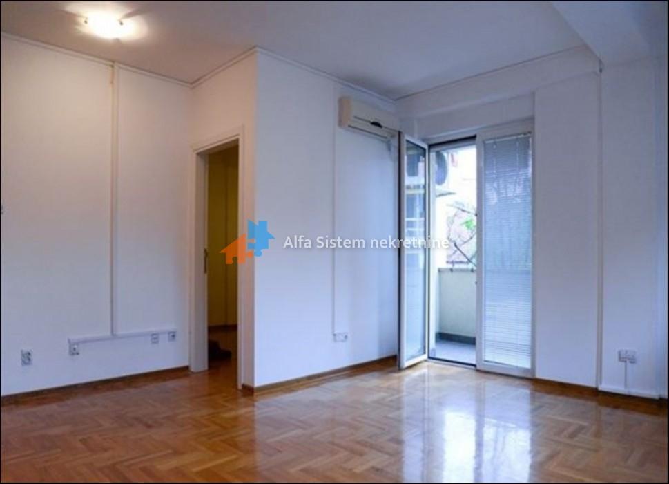 Izdavanje: Dvoiposoban stan 55 m², Voždovac – Beograd