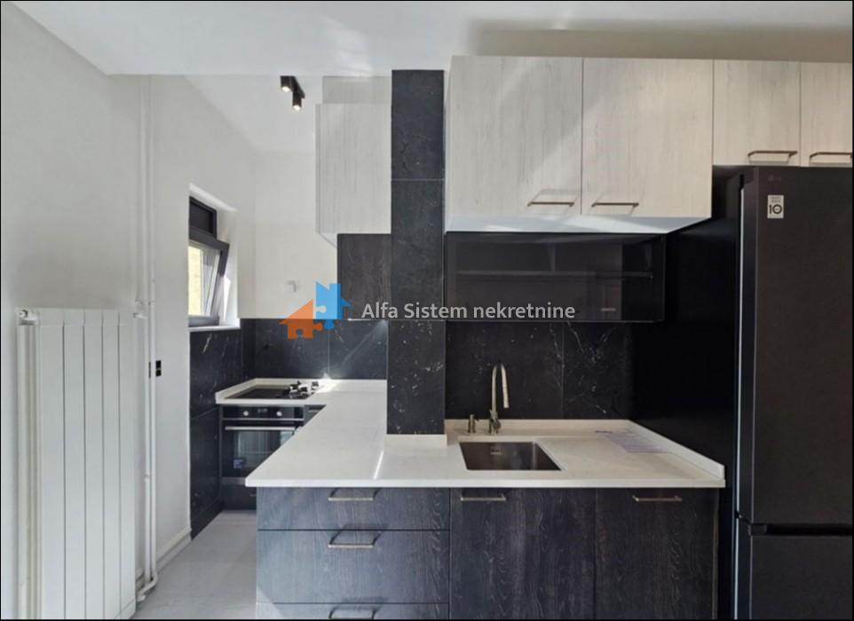 Izdavanje: Dvosoban stan 50 m², Savski venac – Beograd