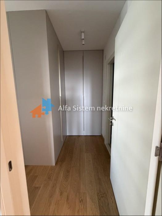Izdavanje: Troiposoban stan 105 m², Novi Beograd – Beograd