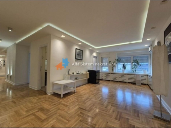 Izdavanje: Petosoban stan 150 m², Stari grad – Beograd