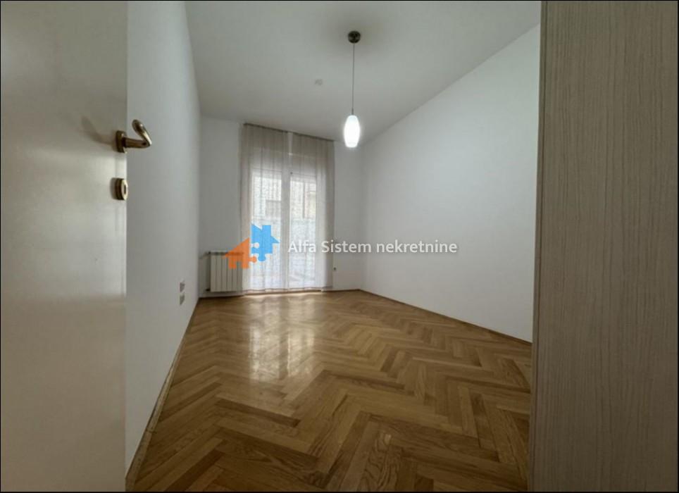 Izdavanje: Trosoban stan 110 m², Vračar – Beograd