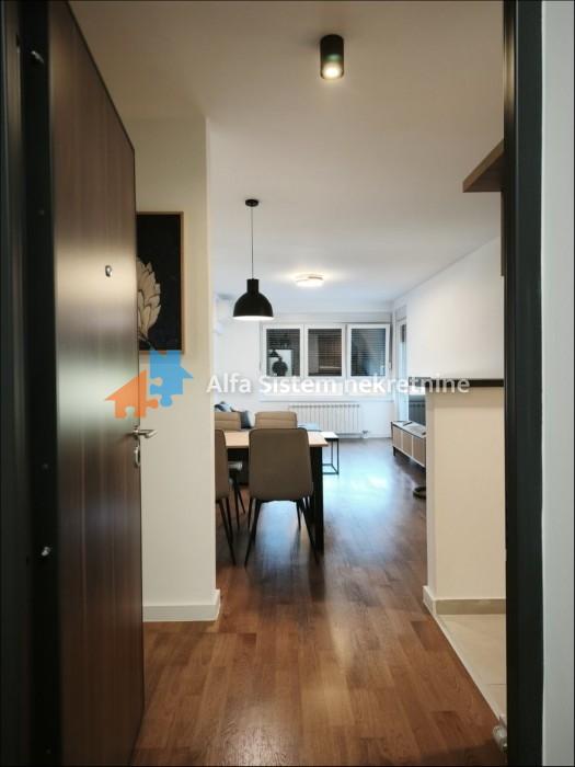Izdavanje: Trosoban stan 72 m², Zemun – Beograd