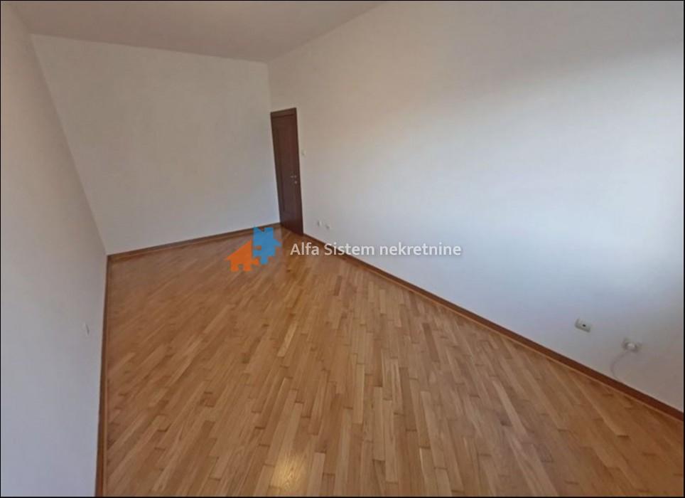 Izdavanje: Petosoban stan 172 m², Vračar – Beograd