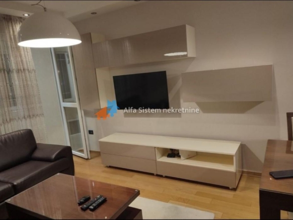 Izdavanje: Dvoiposoban stan 62 m², Novi Beograd – Beograd