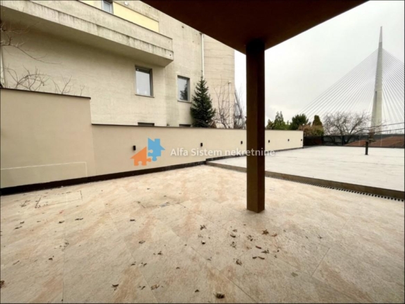 Izdavanje: Poslovni prostor 500 m², Senjak – Beograd