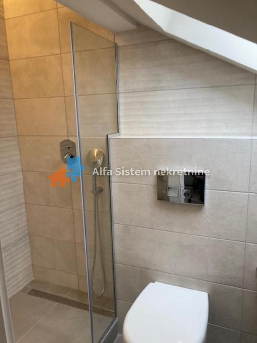 Izdavanje: Četvorosoban stan 108 m², Savski venac – Beograd