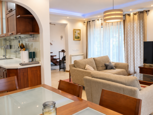 Izdavanje: Četvorosoban stan 115 m², Dedinje – Beograd