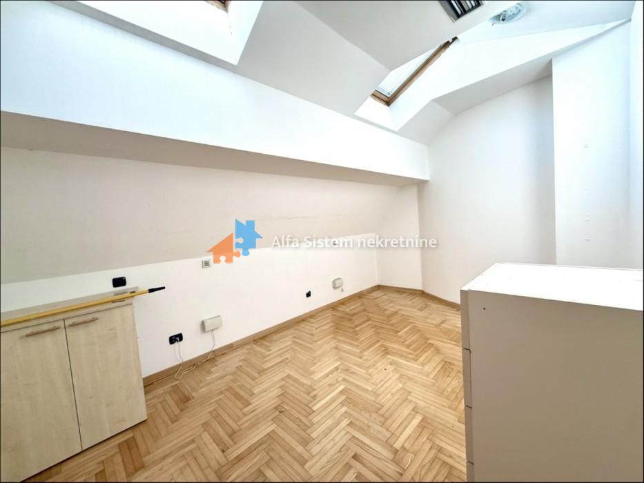 Izdavanje: Šestosoban stan 207 m², Vračar – Beograd