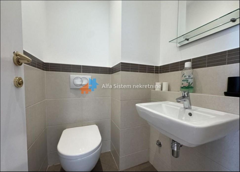 Izdavanje: Trosoban stan 170 m², Vračar – Beograd