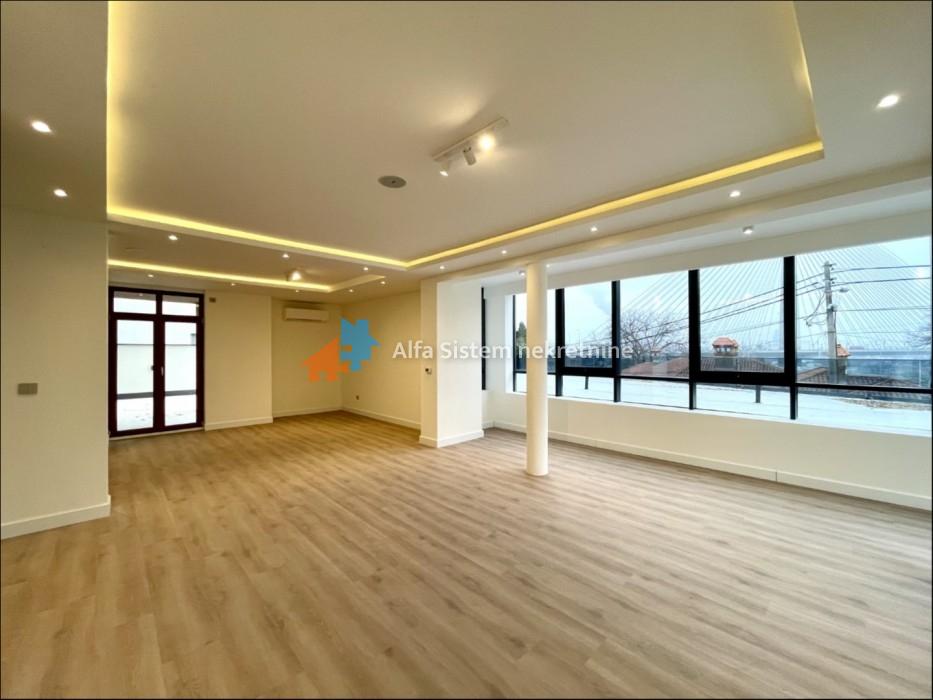 Izdavanje: Četvorosoban stan 153 m², Savski venac – Beograd