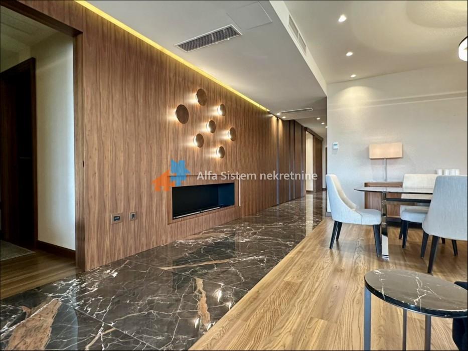 Izdavanje: Petosoban stan 350 m², Vračar – Beograd