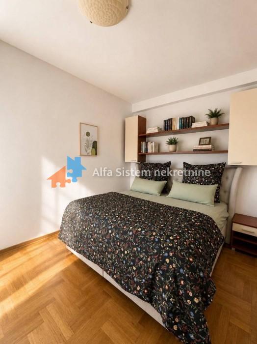 Izdavanje: Četvorosoban stan 95 m², Dedinje – Beograd