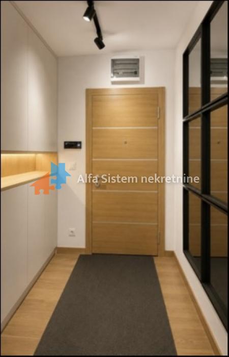 Izdavanje: Trosoban stan 81 m², Novi Beograd – Beograd