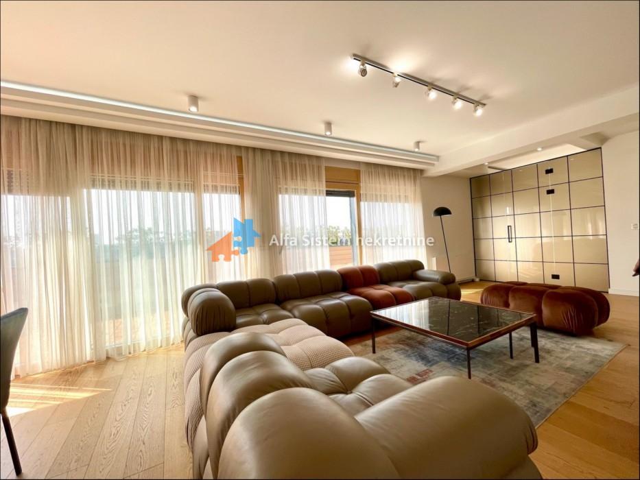 Izdavanje: Petosoban stan 240 m², Vračar – Beograd