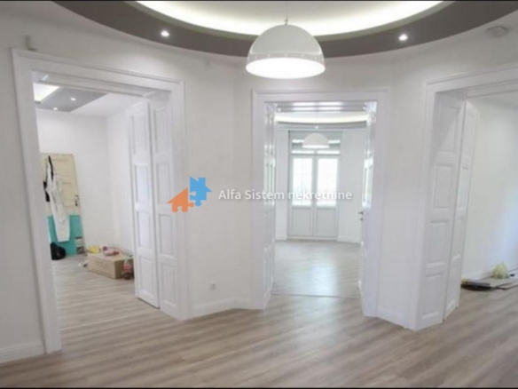 Izdavanje: Poslovni prostor 130 m², Vračar – Beograd