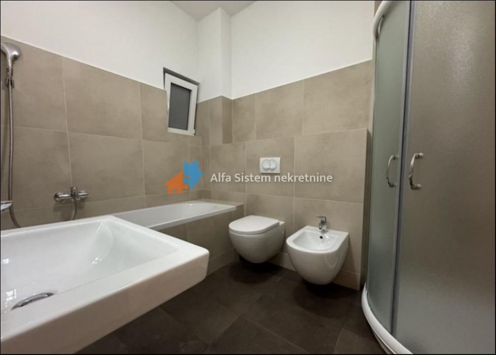 Izdavanje: Trosoban stan 110 m², Vračar – Beograd