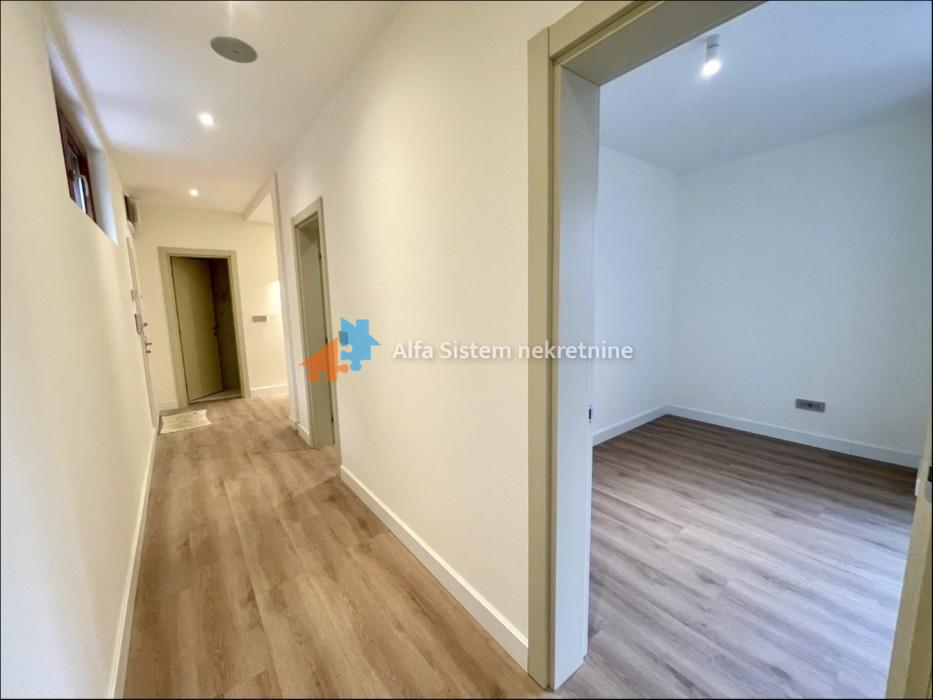Izdavanje: Četvorosoban stan 153 m², Savski venac – Beograd