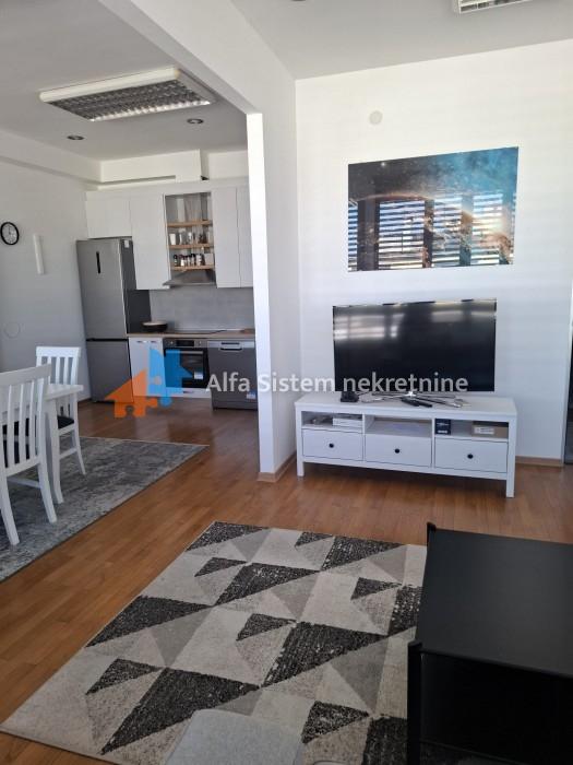 Izdavanje: Trosoban stan 100 m², Palilula – Beograd