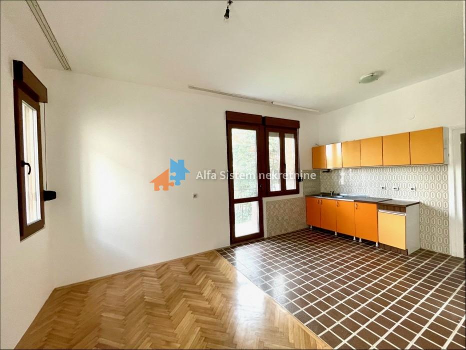 Izdavanje: Kuća 600 m², Savski venac – Beograd
