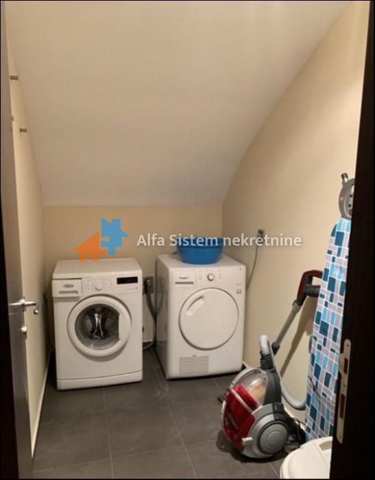 Izdavanje: Petosoban stan 160 m², Vračar – Beograd