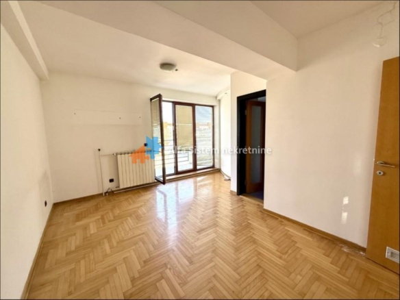 Prodaja: Šestosoban stan 208 m², Vračar – Beograd