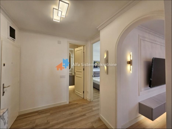 Izdavanje: Trosoban stan 85 m², Vračar – Beograd