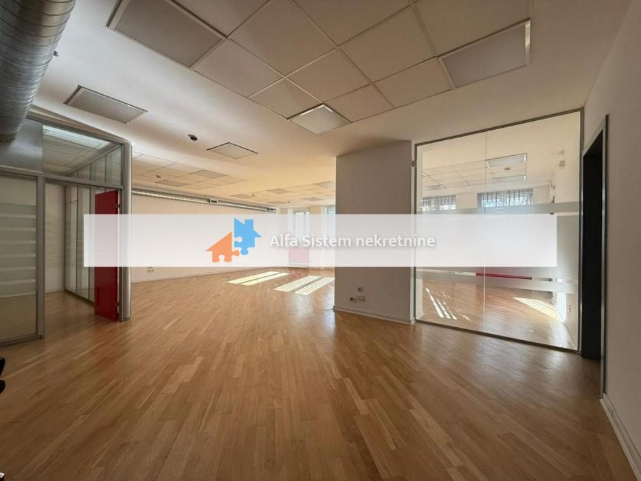 Izdavanje: Poslovni prostor 420 m², Stari grad – Beograd