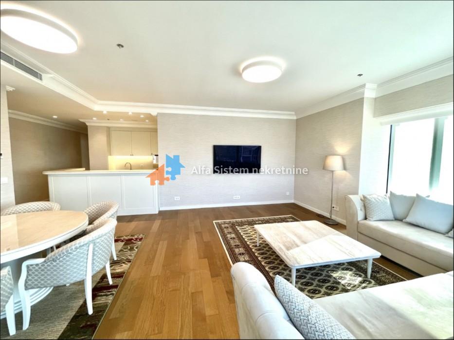 Izdavanje: Četvorosoban stan 123 m², Novi Beograd – Beograd