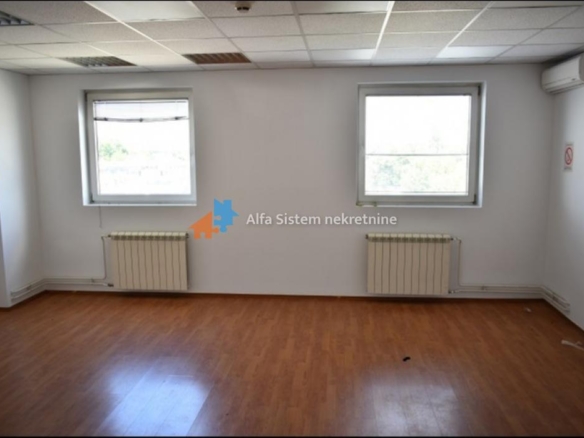 Izdavanje: Poslovni prostor 216 m², Zemun – Beograd