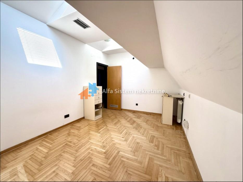 Izdavanje: Šestosoban stan 207 m², Vračar – Beograd
