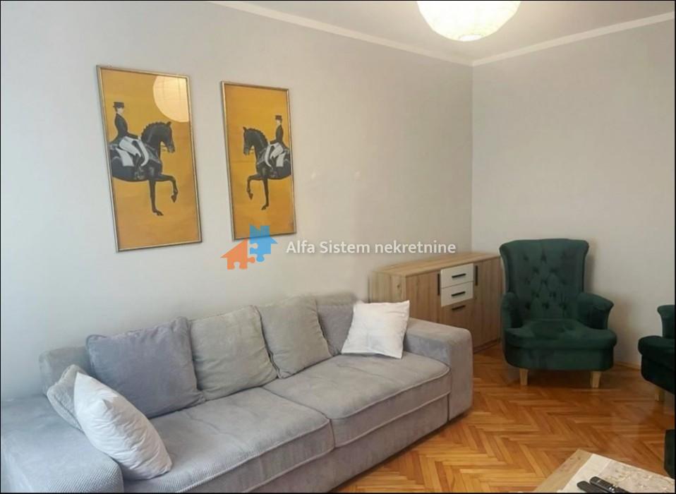 Izdavanje: Dvoiposoban stan 64 m², Savski venac – Beograd