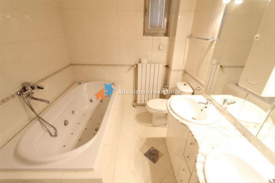 Izdavanje: Poslovni prostor 180 m², Stari grad – Beograd