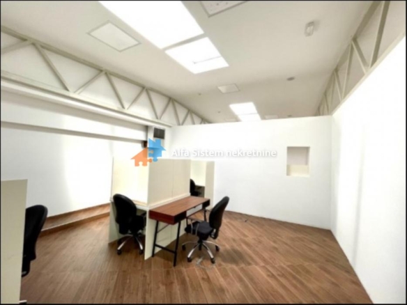 Izdavanje: Poslovni prostor 325 m², Zemun – Beograd