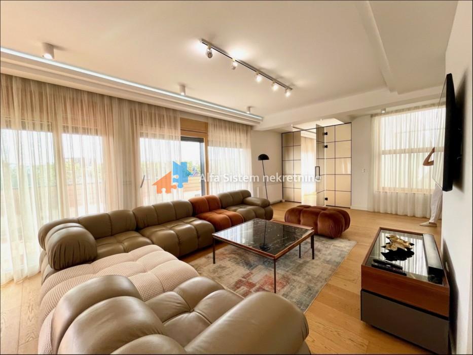 Izdavanje: Petosoban stan 240 m², Vračar – Beograd