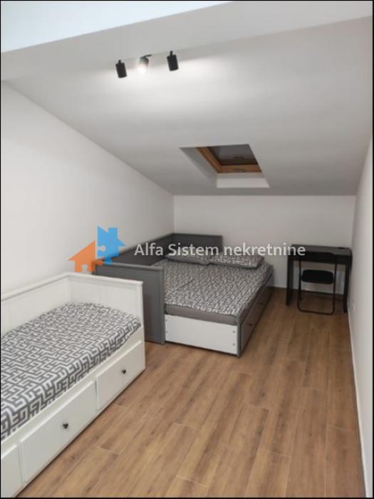 Izdavanje: Trosoban stan 77 m², Savski venac – Beograd