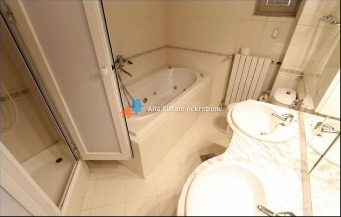 Izdavanje: Poslovni prostor 180 m², Stari grad – Beograd