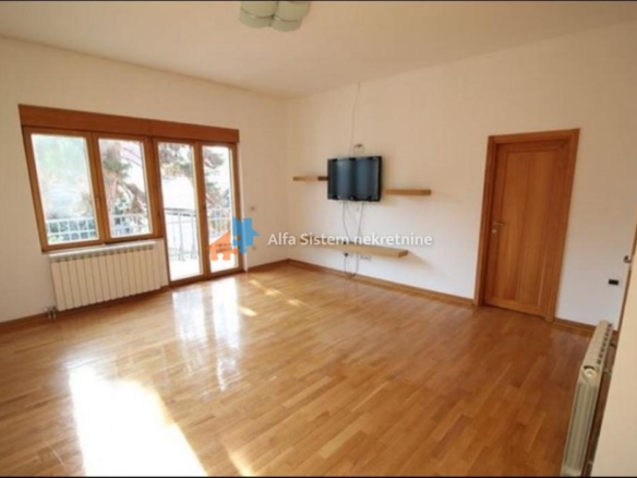 Izdavanje: Kuća 600 m², Savski venac – Beograd