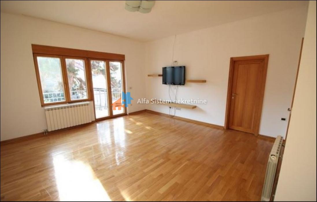Izdavanje: Kuća 600 m², Savski venac – Beograd